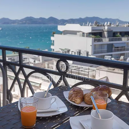 Palais Miramar: Modern Art Suite with Sea View Cannes Exterior photo