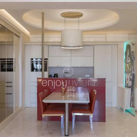 Palais Miramar: Modern Art Suite with Sea View Cannes Exterior photo